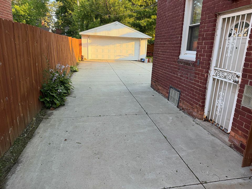 2nd image of 15292 Spring Garden St