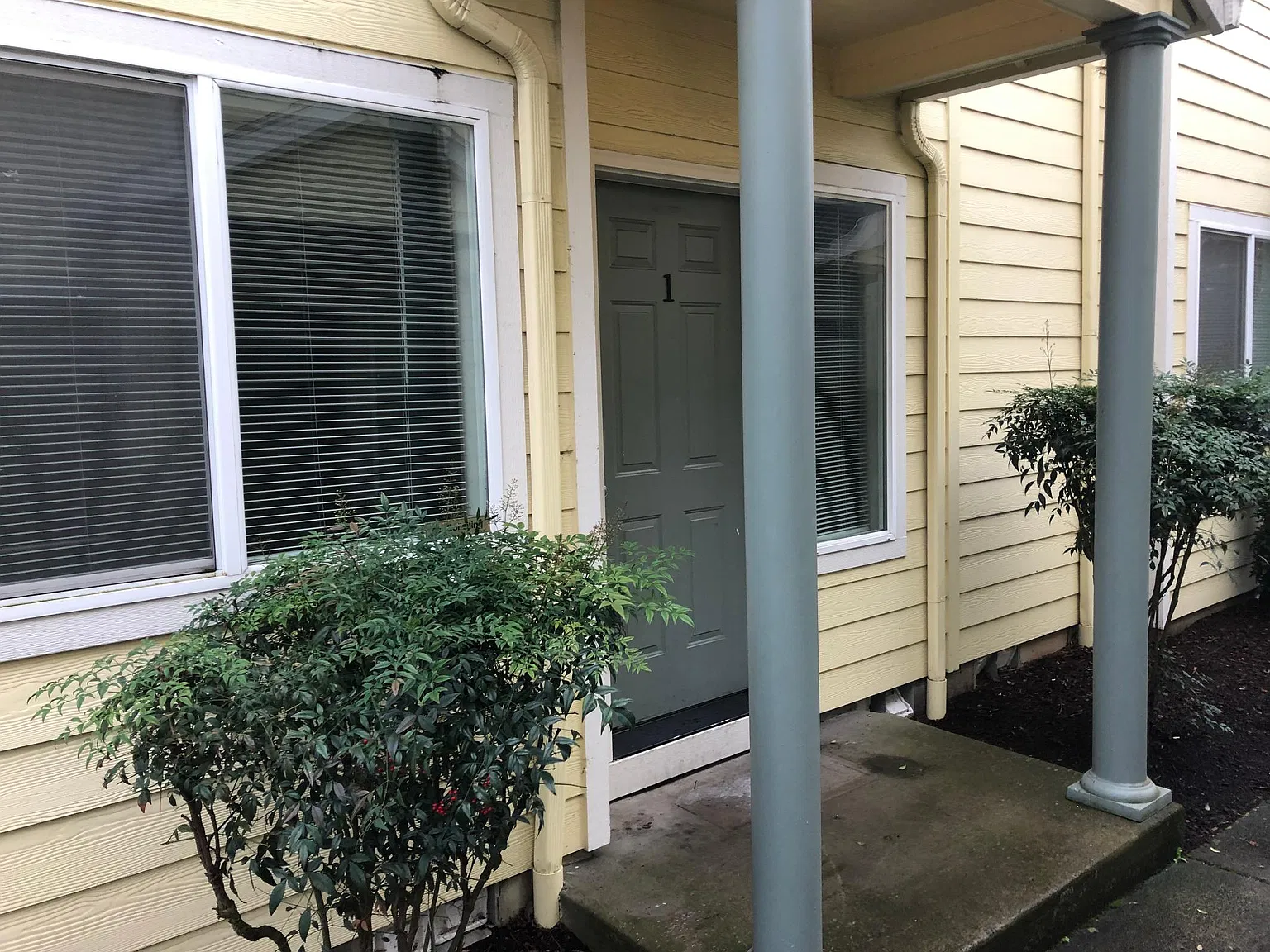 2 bed, 1.5 bath, 850 sqft, $1,495 — Photo 2