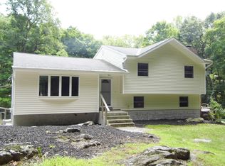 130 Carter Rd, Pleasant Valley, NY 12569
