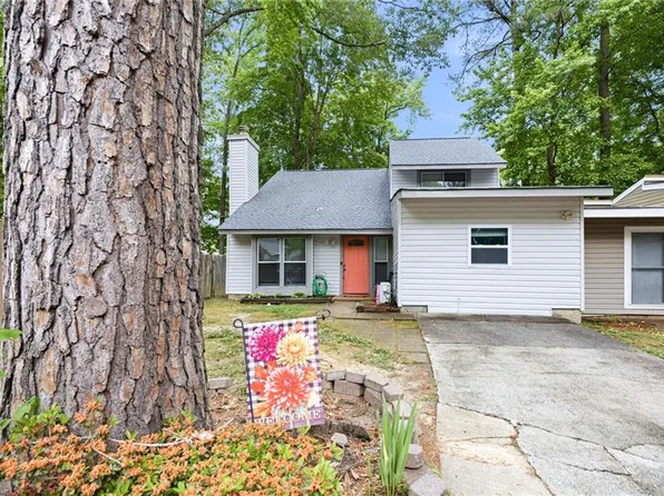 821 Pine Tree Ct, Newport News, VA 23608