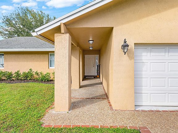 3rd image of 9661 Carousel Circle