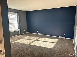 3rd image of 15465 Mustang Rd