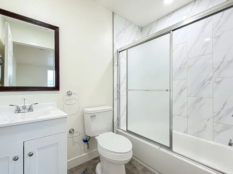 Brand New Luxury 4 & 5 Bed Units — Photo 18