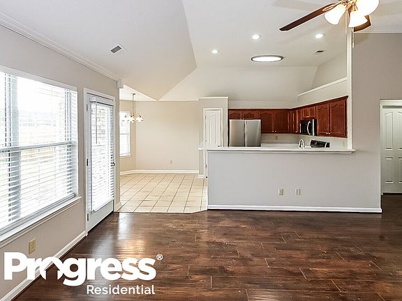 5th image of 4089 Louden Dr