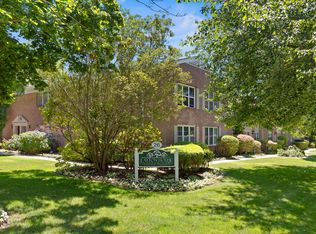 26 Layton Ave UNIT 19, Southampton, NY 11968