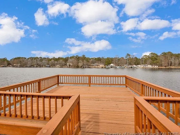 101 Bayview Cir — Photo 28