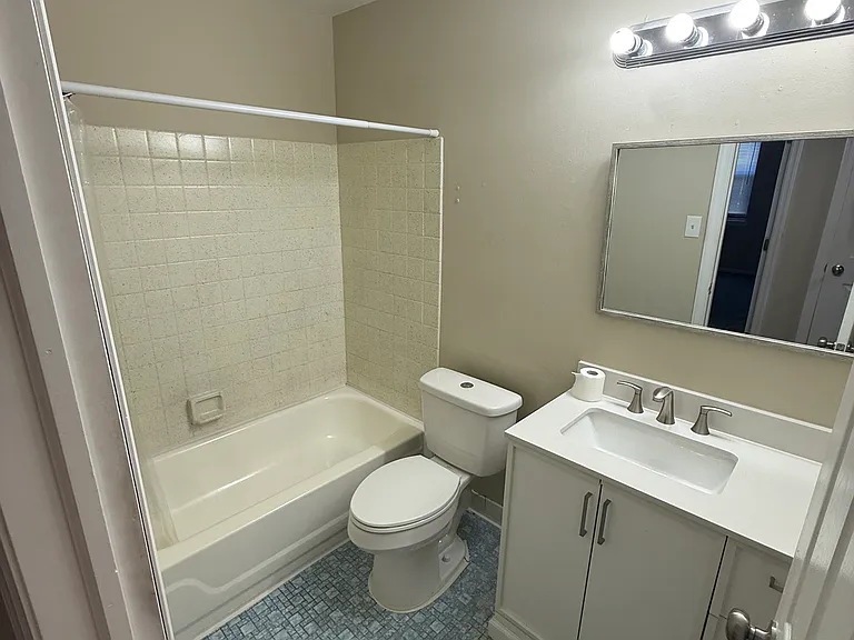 406 Willow Turn Turn — Photo 3
