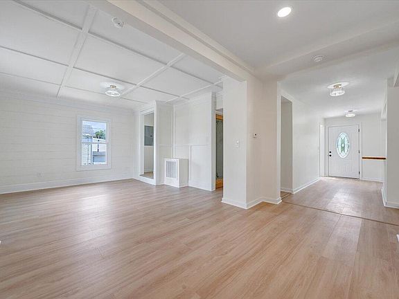 3rd image of 301 W Cleveland Ave