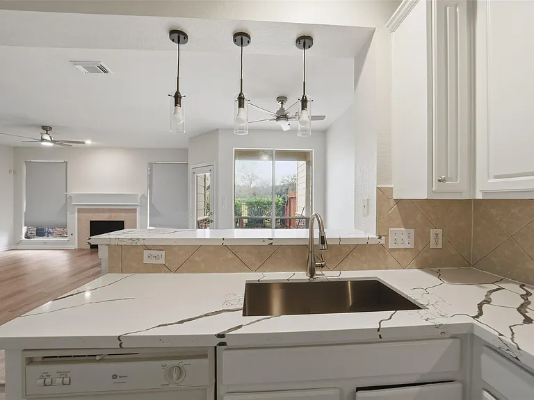 2110 Ridge Wood Ln — Photo 8