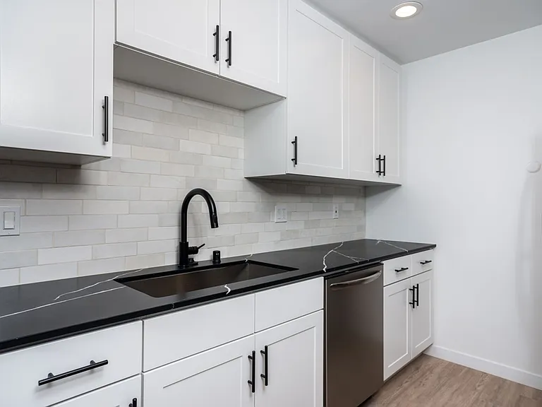 Star North Apartments — Photo 2