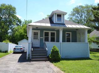 8 Lincoln Ave, Colonie, NY 12205