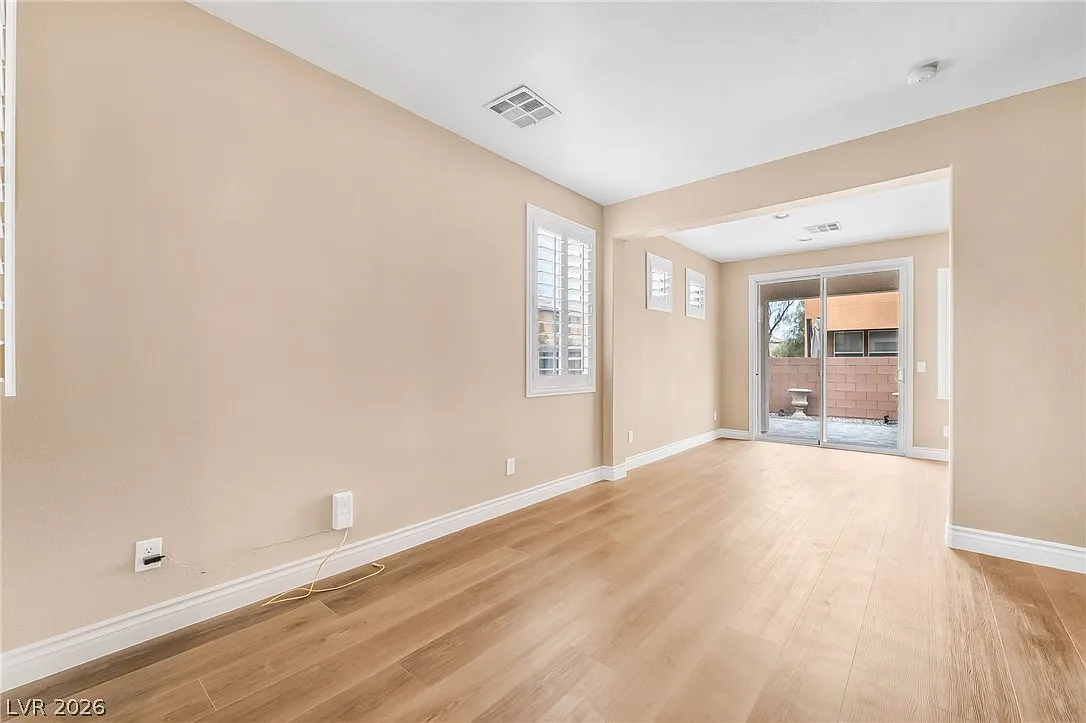 3 bed, 2.5 bath, 1283 sqft, $2,150 — Photo 3