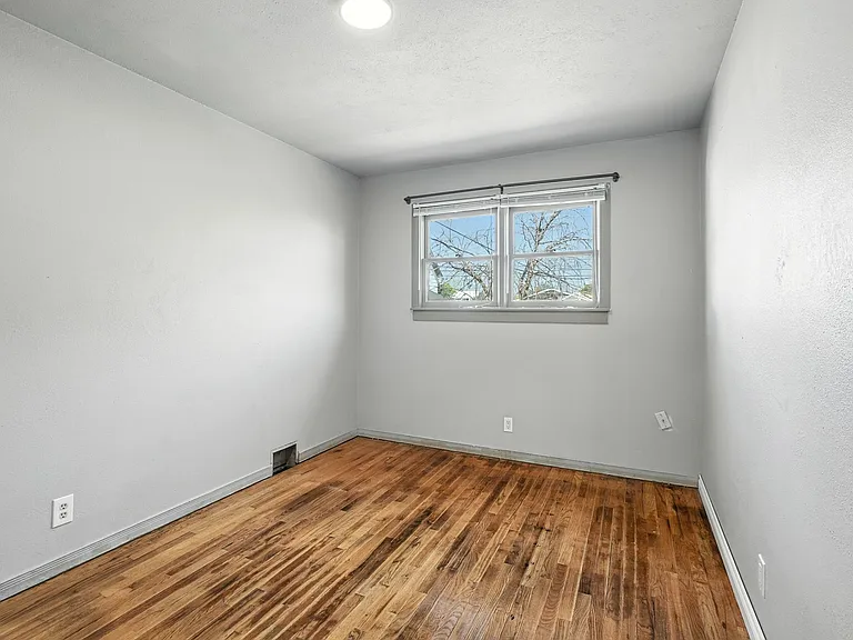 2609 E 1st Ave — Photo 9
