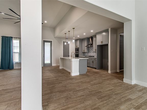 3rd image of 4801 Del Paseo St