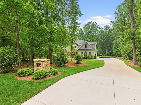 3rd image of 176 Tall Oaks Cir