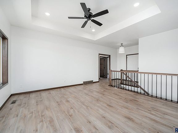 5th image of 6512 S Badlands Ave