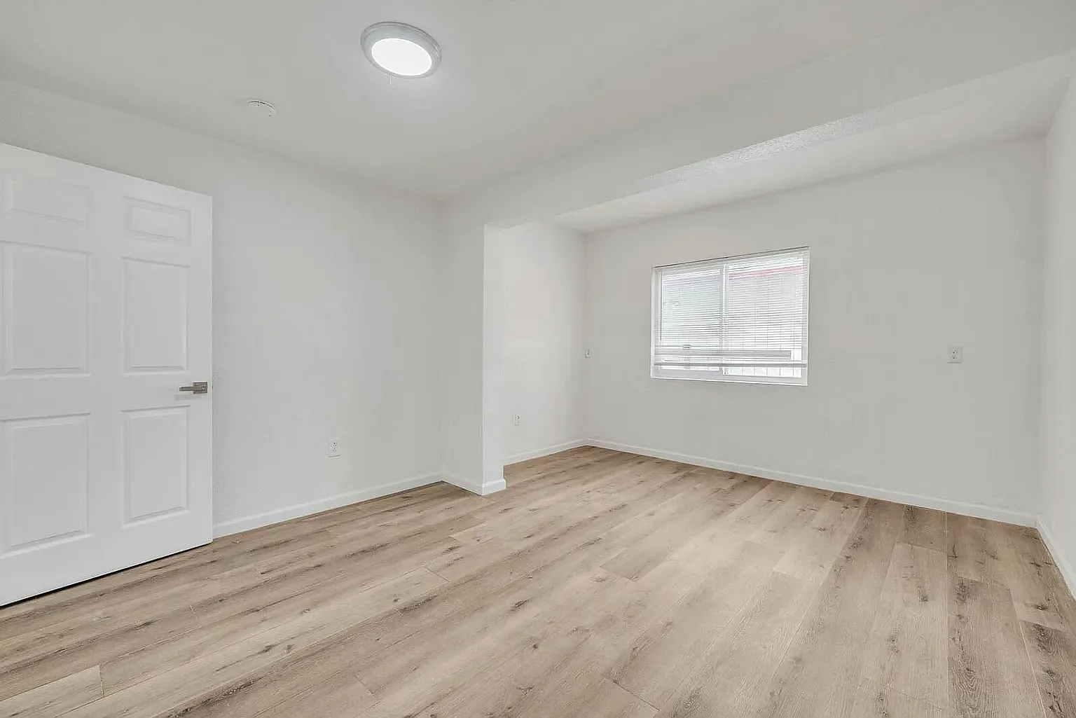 1 bed, 750 sqft, $1,650 — Photo 3