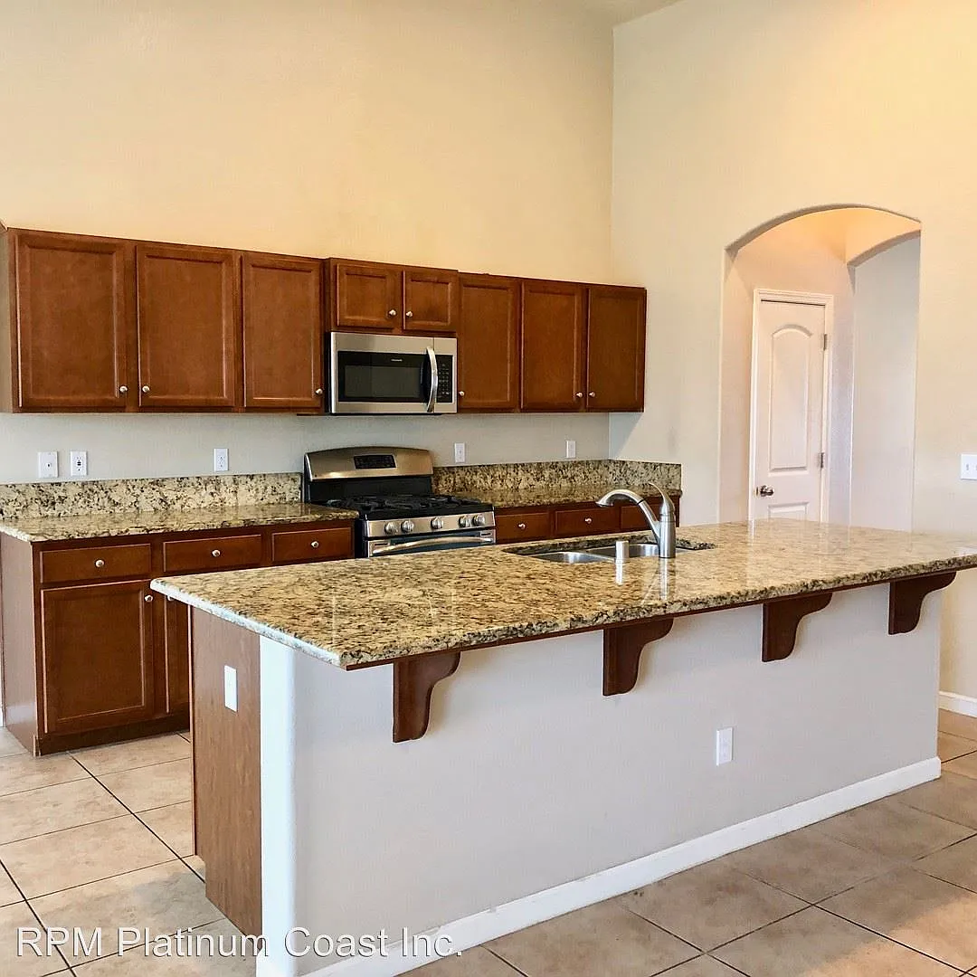 5179 W Simpson Ave photo 1