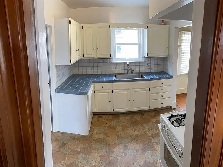 165 Colon Ave — Photo 8