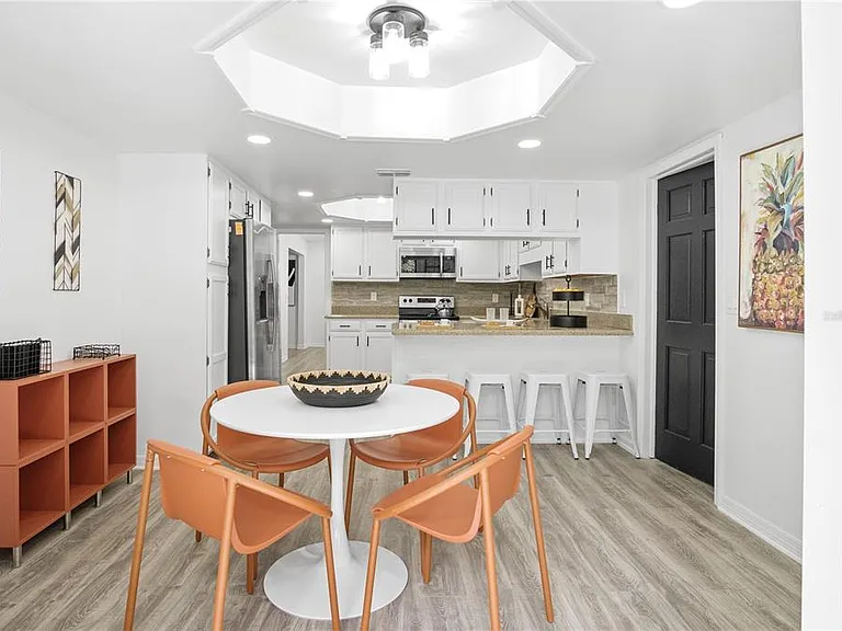 2540 Albany Dr — Photo 30