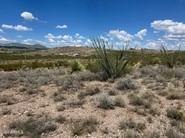 2.5 AC E off Bell Road #-, Vail, AZ 85641