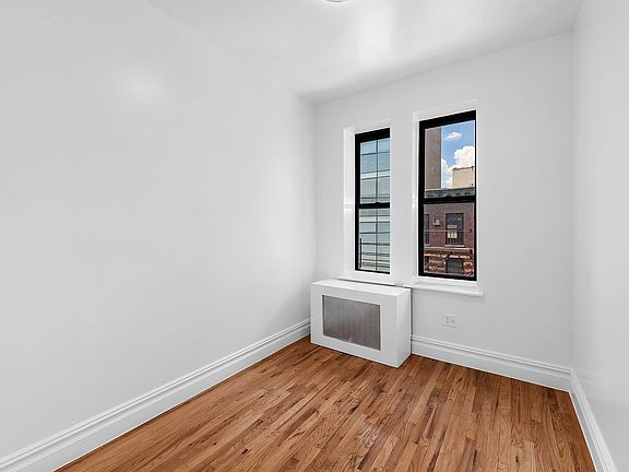 4th image of 122 Norfolk St APT 27