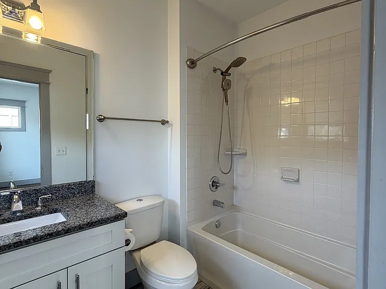 1619B 9th Ave N #B — Photo 7