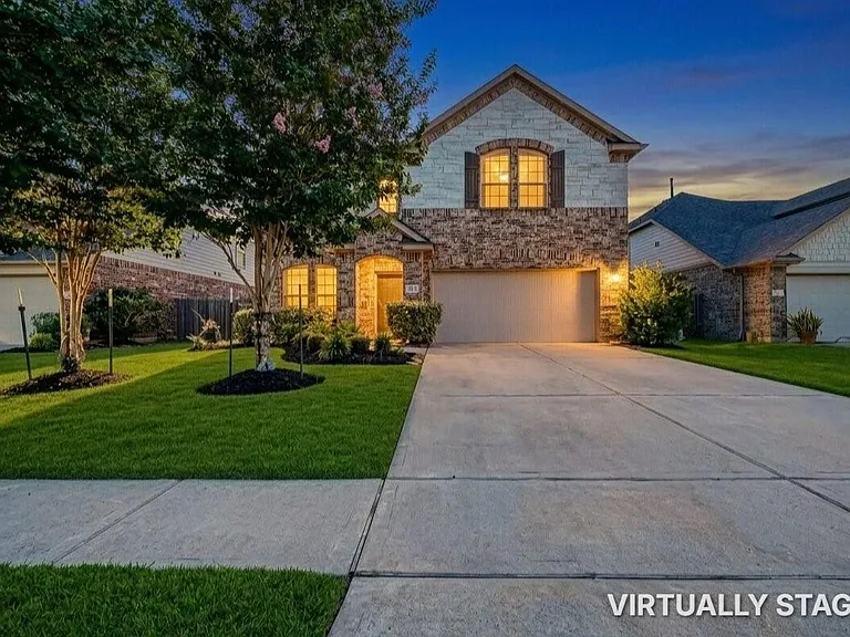 223 Sintra Lake Way — Photo 3
