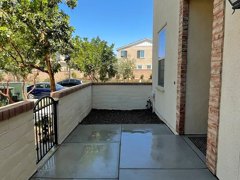 E Santa Clara Ln — Photo 3