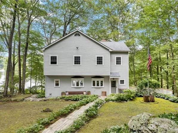 38 Dutchess Lake Court, Holmes, NY 12531