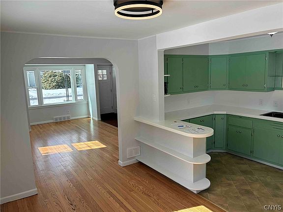 3rd image of 51 Homeland Rd