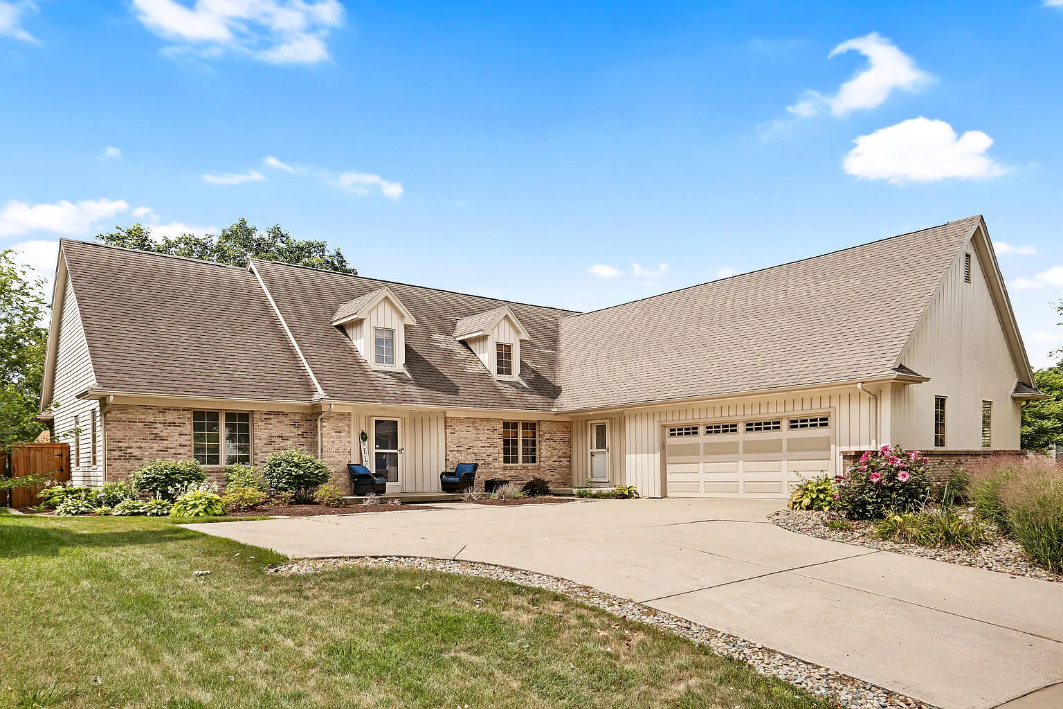2105 Morningview Pl photo 1