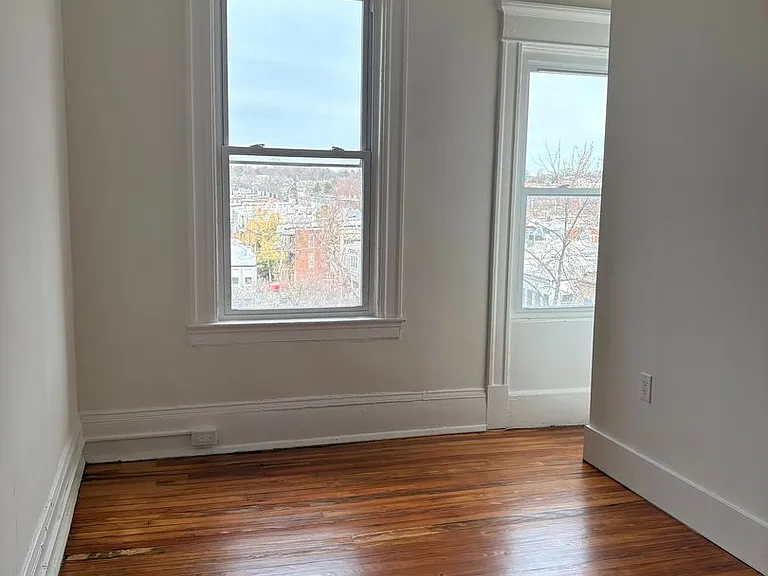 The Woodrow at 300 E 30th Street — Photo 52