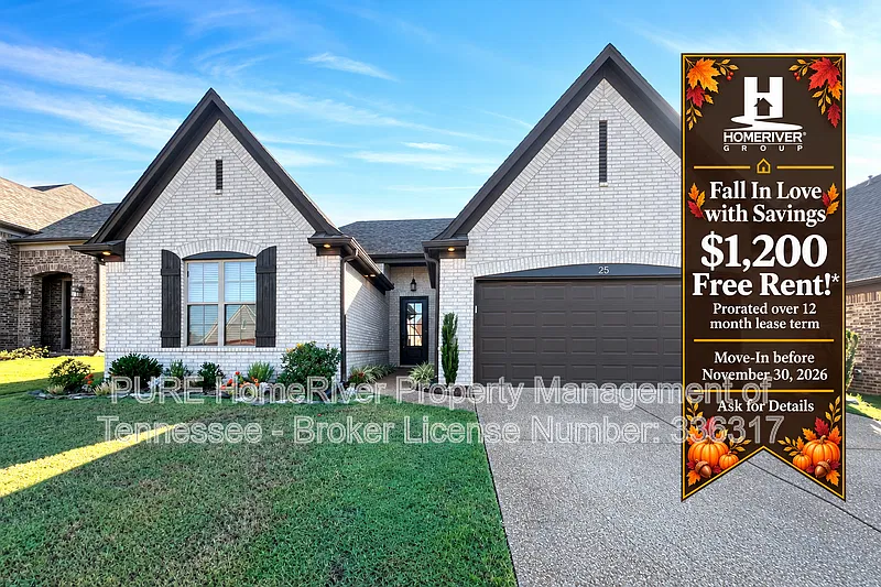 25 Briar Hollow Ln