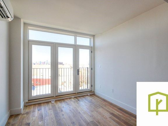 3rd image of 310 Graham Ave #5I