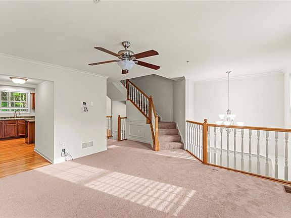4th image of 229 Persimmon Ln