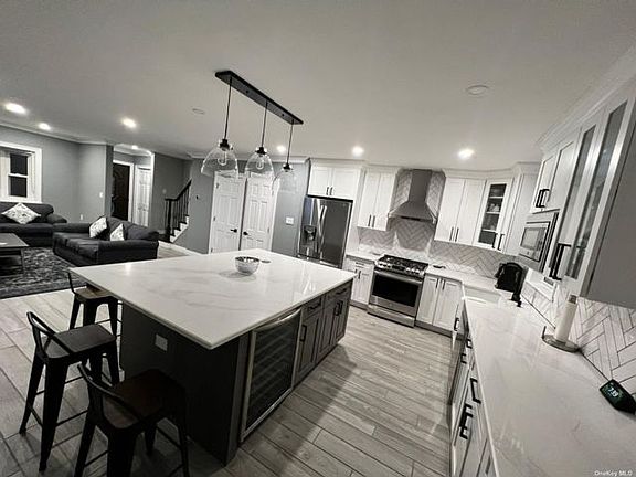 4th image of 2423 86th St