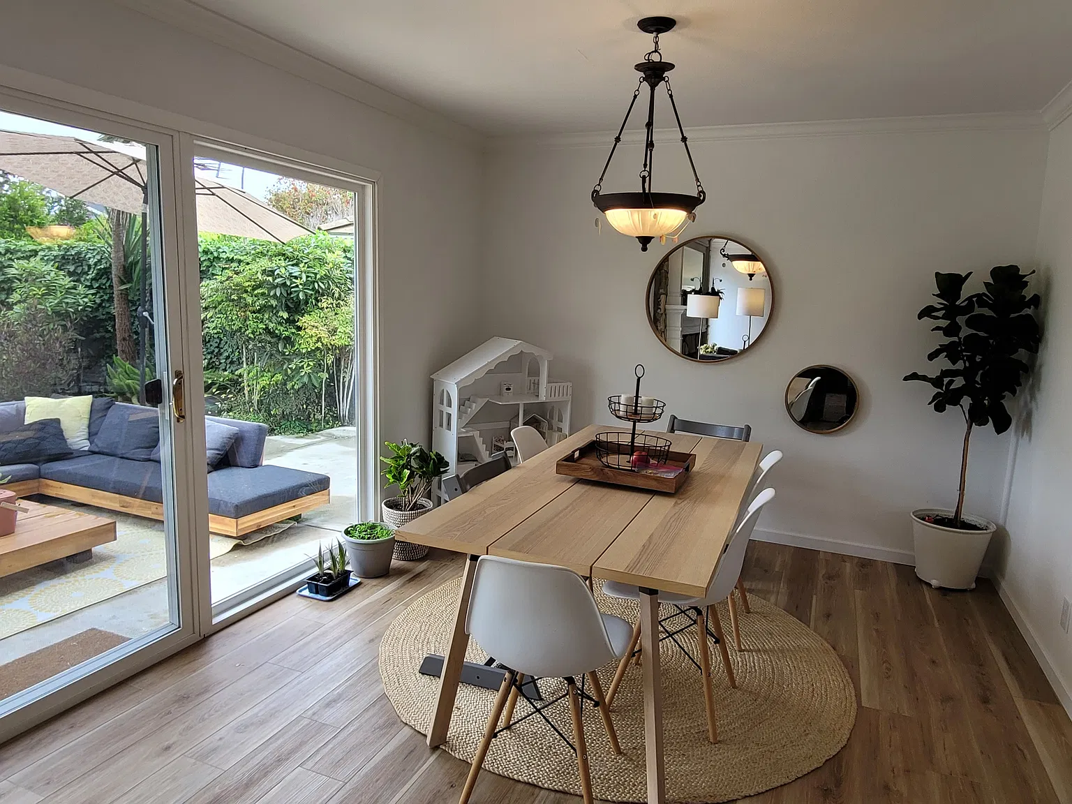 4 bed, 2153 sqft, $6,200 — Photo 4