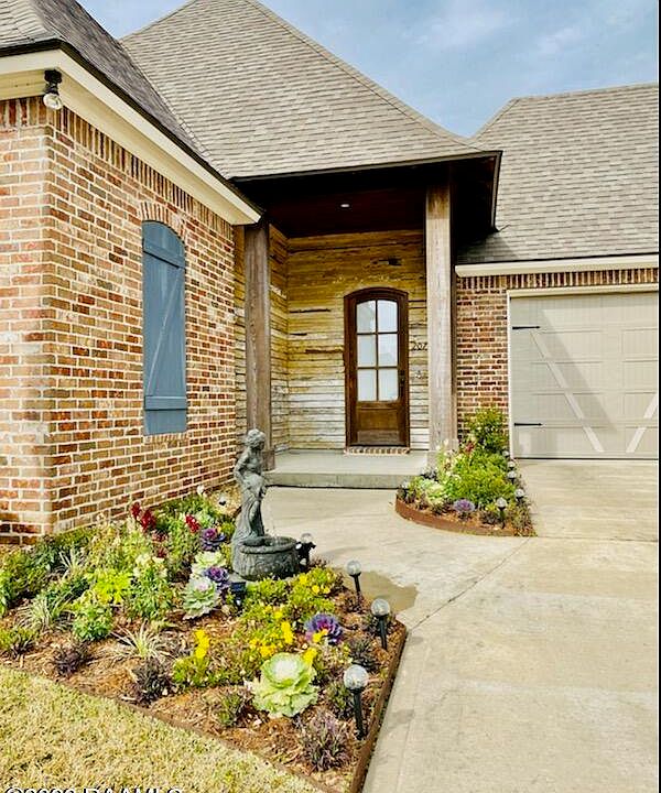 207 Sabal Palms Row, Youngsville, LA 70592 Zillow