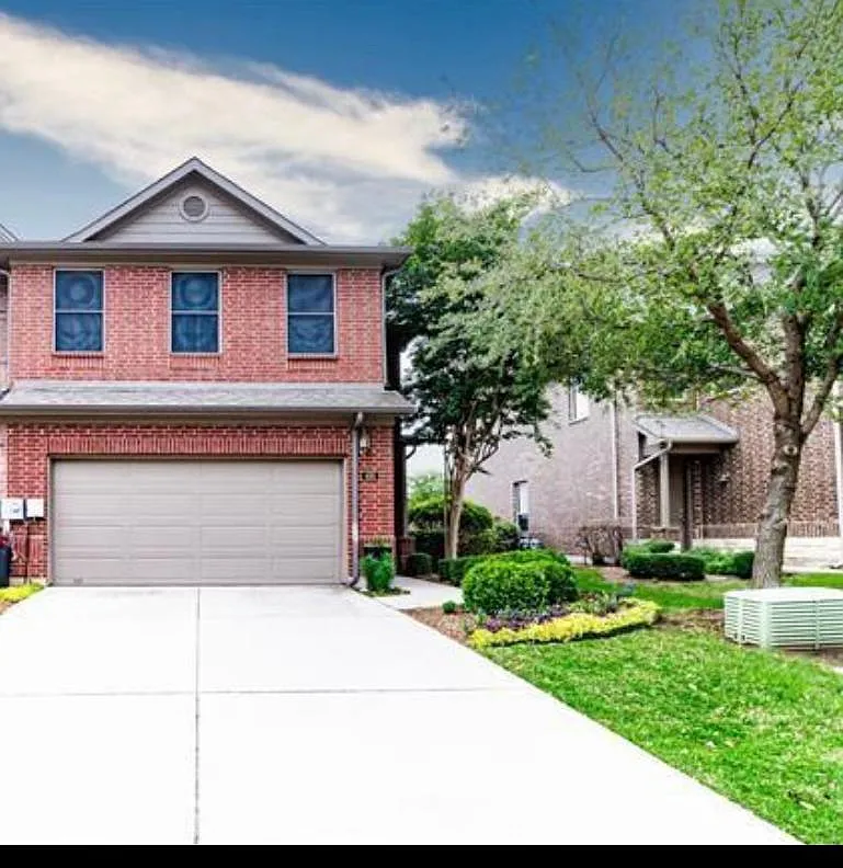 3 bed, 2.5 bath, 1980 sqft, $2,495 — Photo 1
