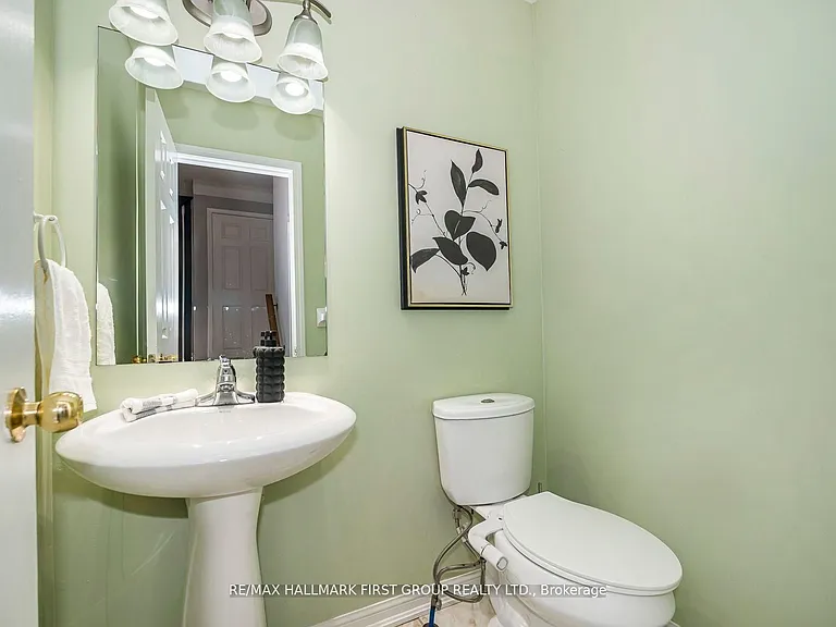 1636 Sarasota Cres — Photo 21