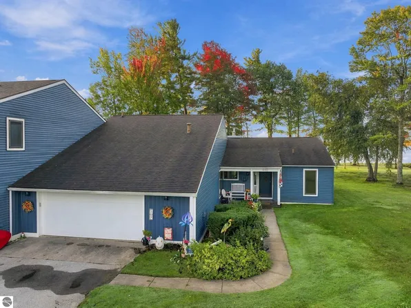 107 N Shore Dr W #4, Cadillac, MI 49601