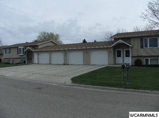 809 Southview Ct W, Marshall, MN 56258