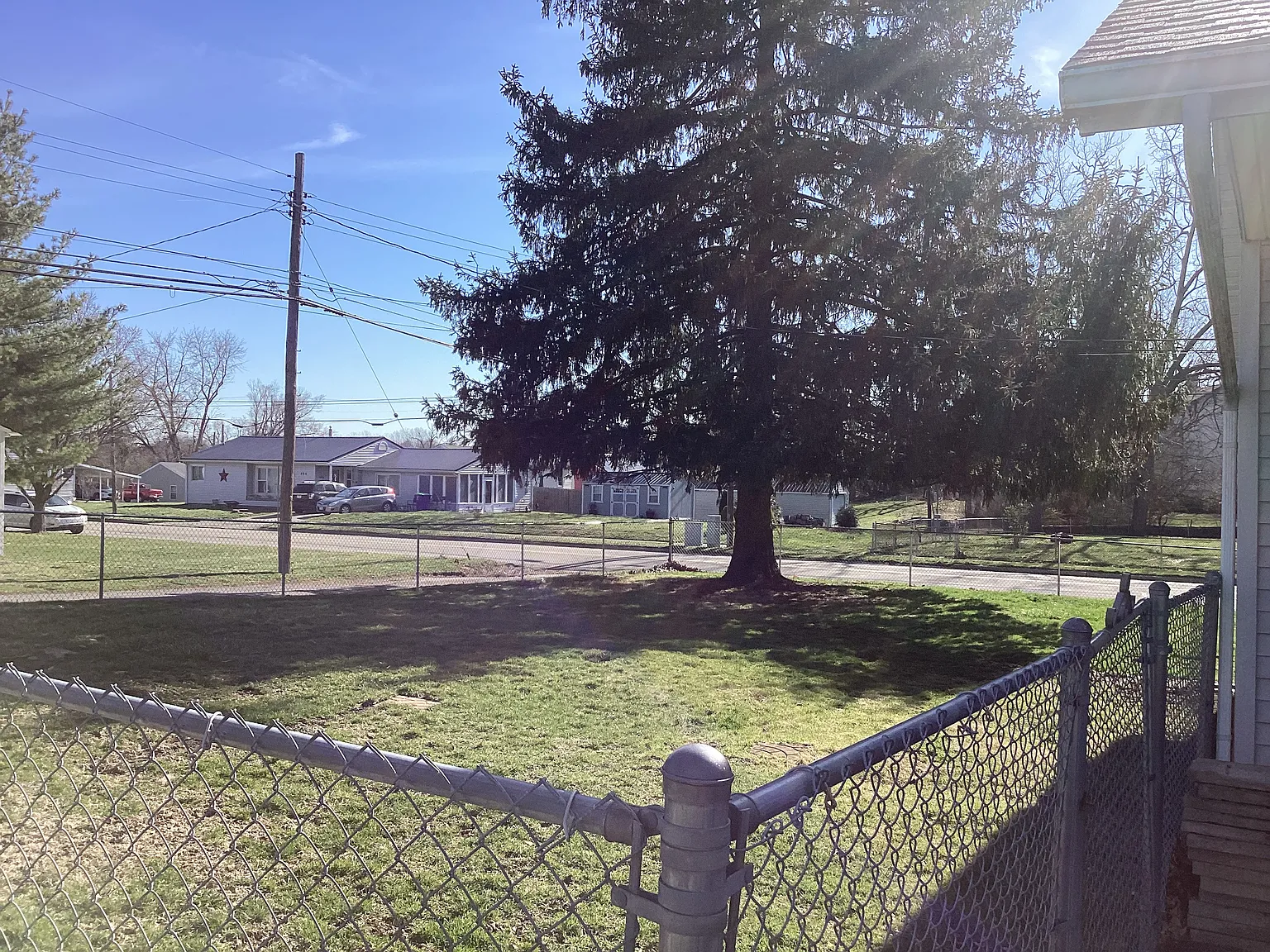 4 bed, 2800 sqft, $1,900 — Photo 3