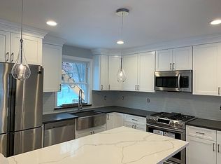 2 Wooded Hill Ln, Randolph, NJ 07869