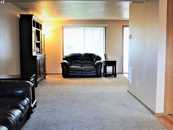 5th image of 7812 NE 65th St