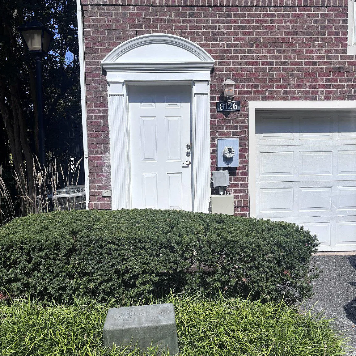 2 bed, 2.0 bath, 1346 sqft, $3,300 — Photo 2