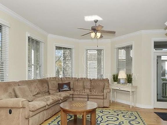 5th image of 330 Garfield Pkwy