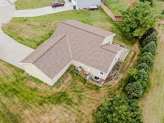 2nd image of 118 Snow Valley Cir