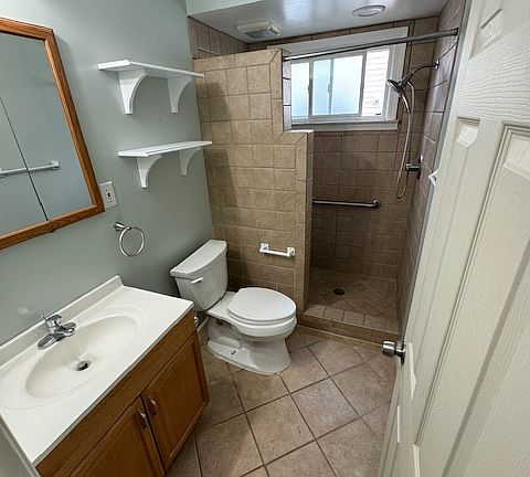 2nd image of 28701 Rosemont St